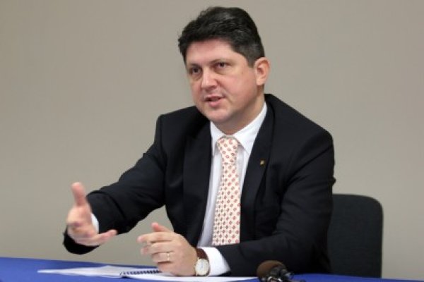 Corlăţean: La 7 ani de la aderare, românii nu se simt egali cu ceilalţi cetăţeni europeni